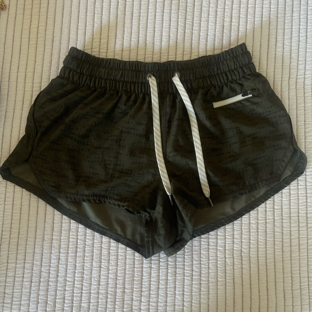 Vuori short 2.0 size XS army green